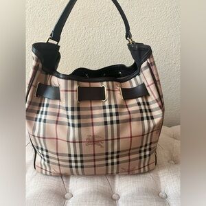 Gorgeous, flawless and AUTHENTIC Burberry tote in their famed check pattern.